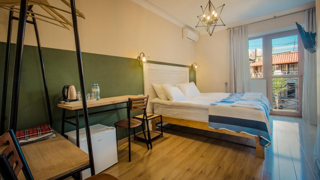 Wine Symphony Boutique Hotel Тбилиси Екстериор снимка