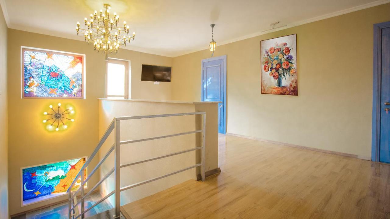 Wine Symphony Boutique Hotel Тбилиси Екстериор снимка