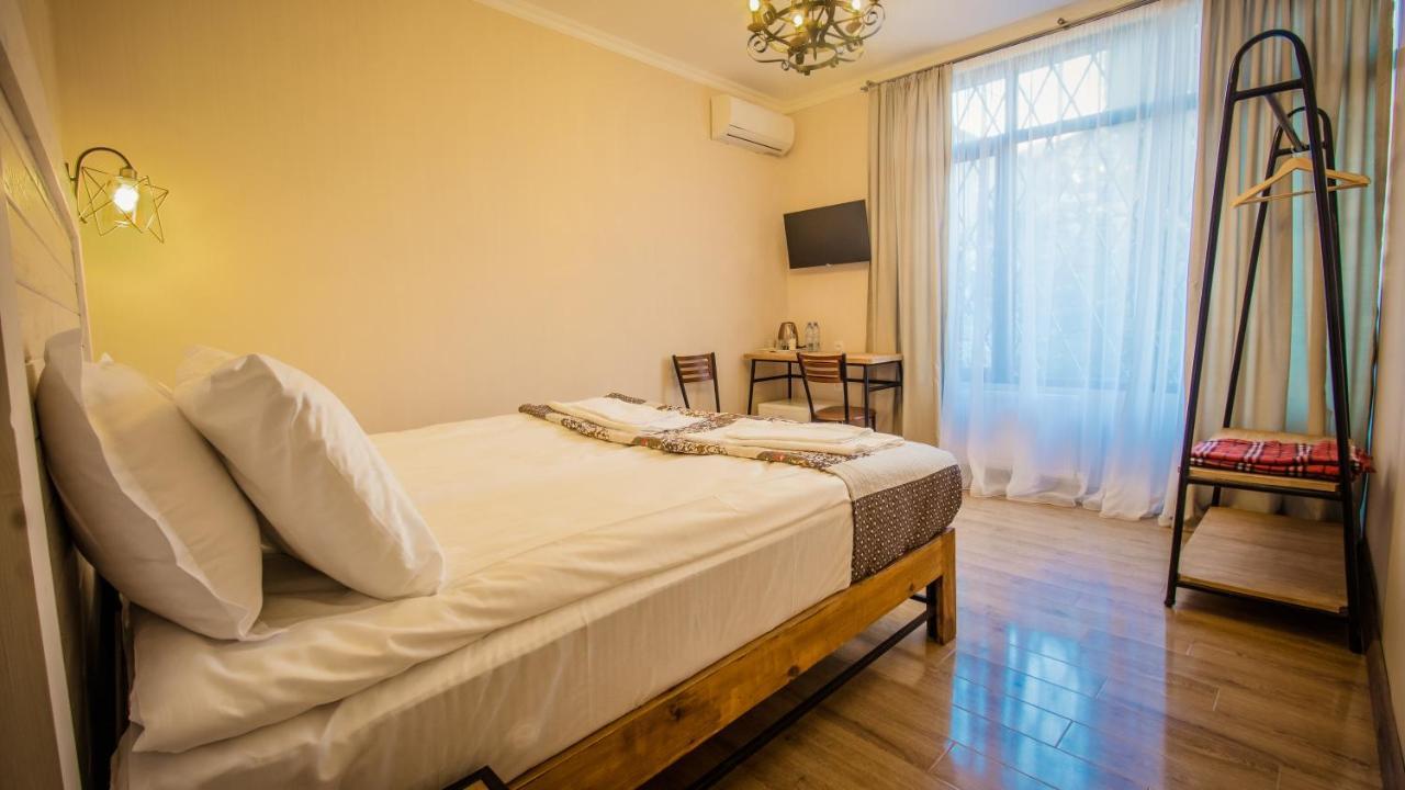 Wine Symphony Boutique Hotel Тбилиси Екстериор снимка